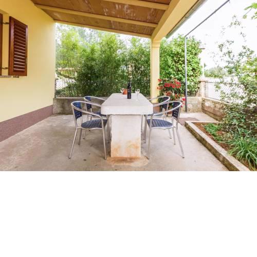 Apartments with a parking space Fazana - 7207