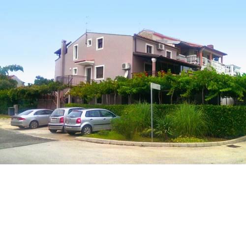 Apartments with a parking space Fazana - 7261