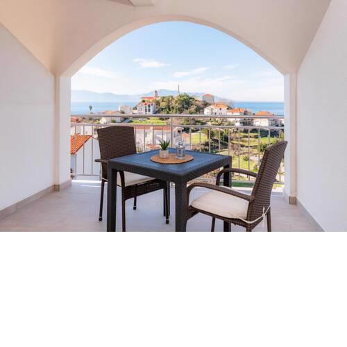 Apartments with a parking space Gradac, Makarska - 15750