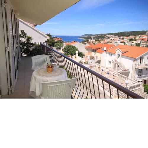 Apartments with a parking space Hvar - 4004