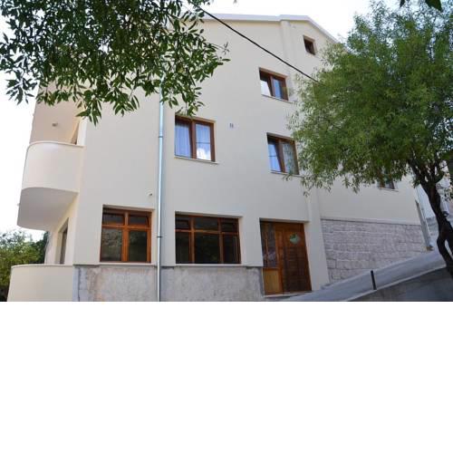 Apartments with a parking space Igrane, Makarska - 13535