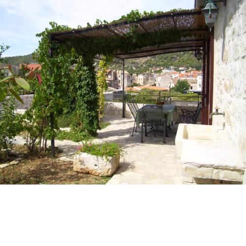 Apartments with a parking space Komiza, Vis - 9247