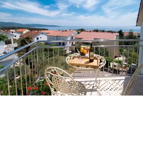 Apartments with a parking space Krk - 5424