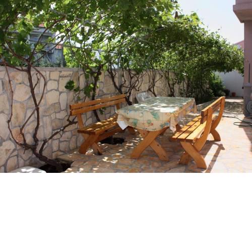 Apartments with a parking space Lopar, Rab - 5019