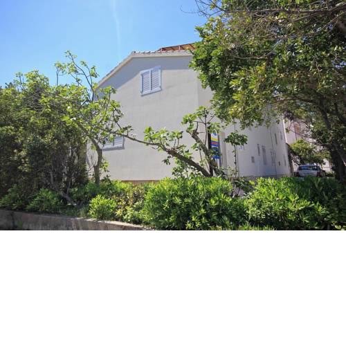Apartments with a parking space Makarska - 10025