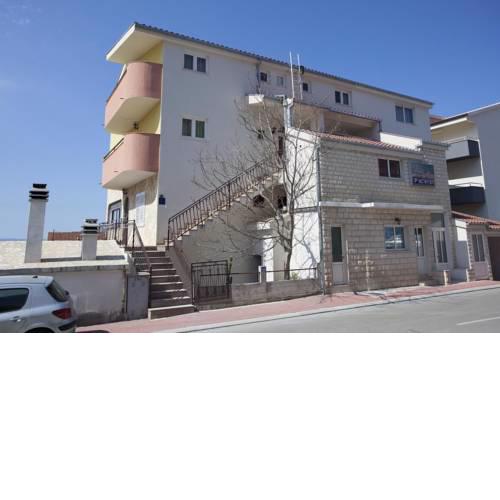 Apartments with a parking space Makarska - 16161