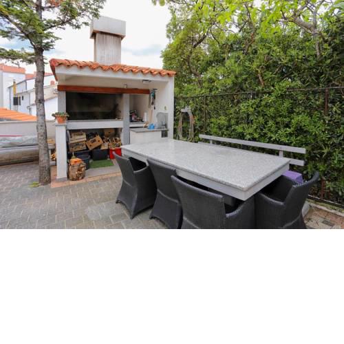 Apartments with a parking space Makarska - 16430