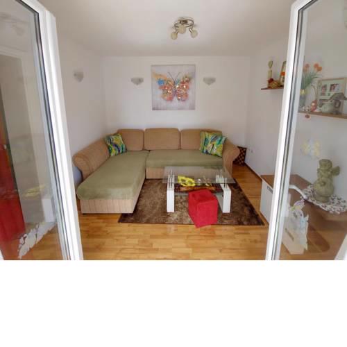 Apartments with a parking space Makarska - 17424