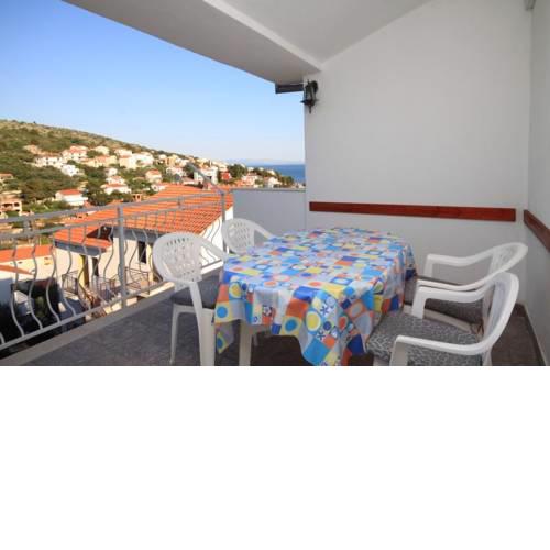 Apartments with a parking space Mavarstica, Ciovo - 8685