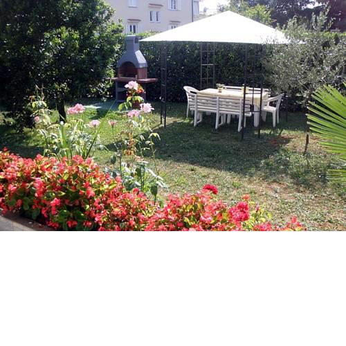 Apartments with a parking space Porec - 7023