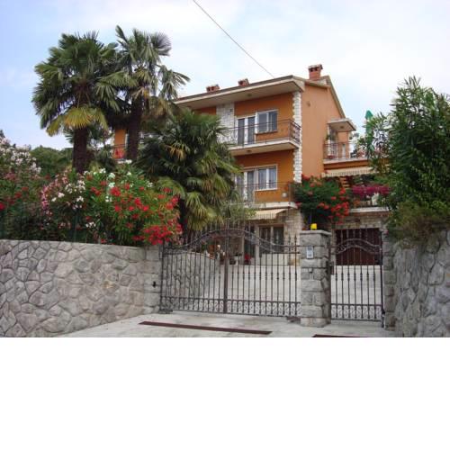 Apartments with a parking space Rijeka - 15854