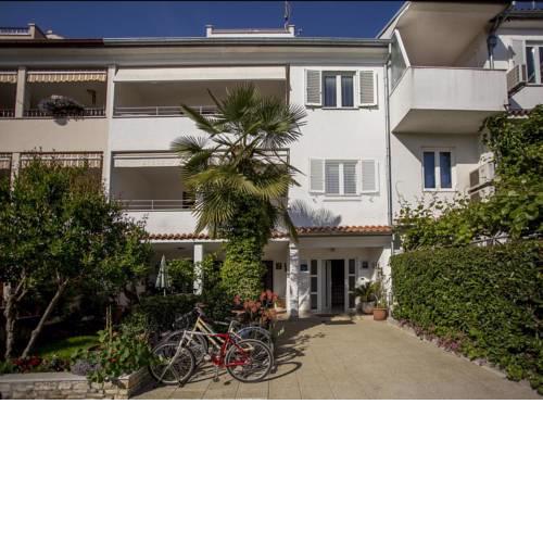 Apartments with a parking space Rovinj - 13462