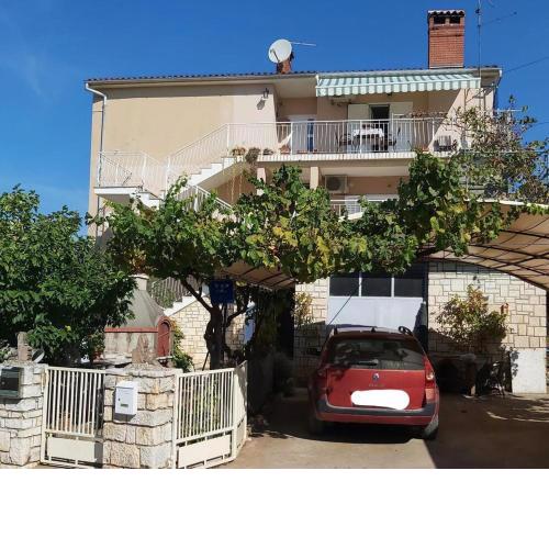 Apartments with a parking space Rovinj - 19088
