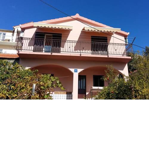 Apartments with a parking space Stanici, Omis - 1027