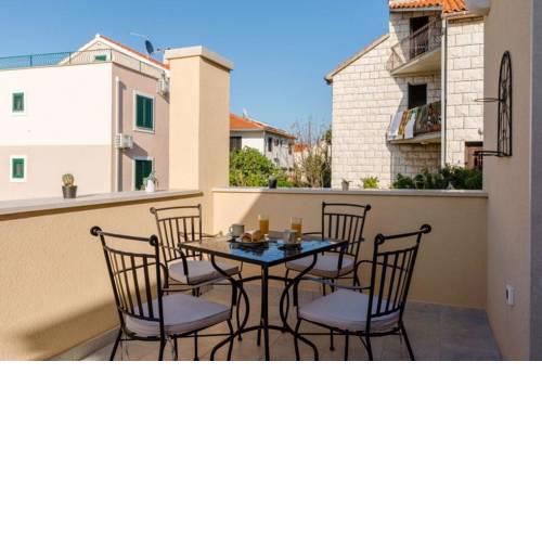 Apartments with a parking space Supetar, Brac - 16294