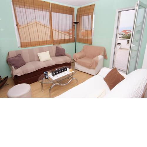 Apartments with a parking space Supetar, Brac - 5627