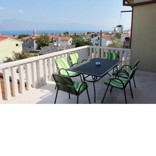 Apartments with a parking space Supetar, Brac - 5628
