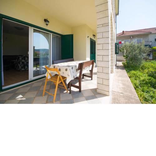 Apartments with a parking space Trogir - 15316