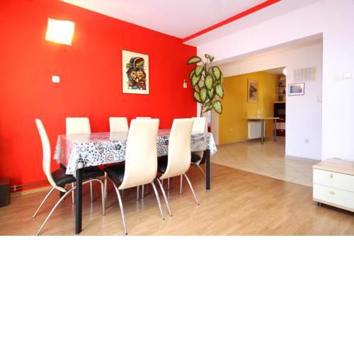 Apartments with a parking space Trogir - 9455