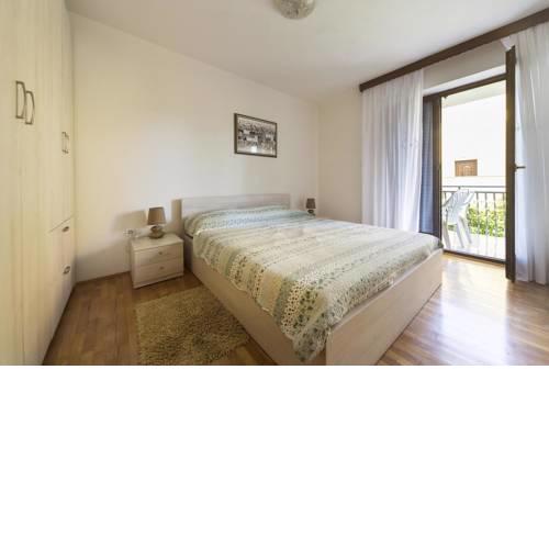 Apartments with a parking space Umag - 7061