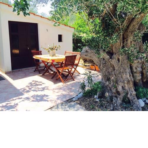Apartments with a parking space Vinisce, Trogir - 17062