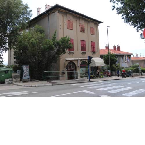 Apartments with WiFi Rijeka - 16455