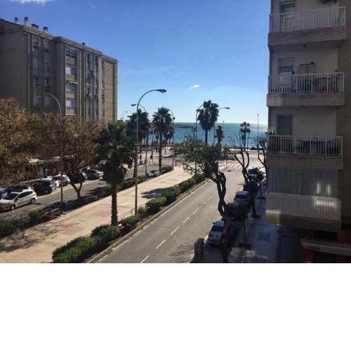 App. gegenüber vom Strand