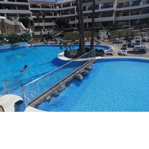 Appartamento May Flowers pool view