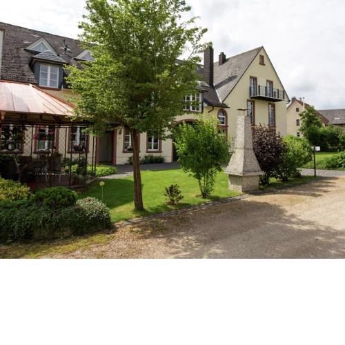 Valley View Chalet in uxheim near Forest