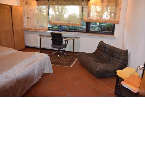 Appartment in der Auszeitoase Freystadt: 2 Zimmer, Küche, Bad, überdachte Terrasse, Garten, Lademöglichkeit für E-Autos, kontaktloser Zugang