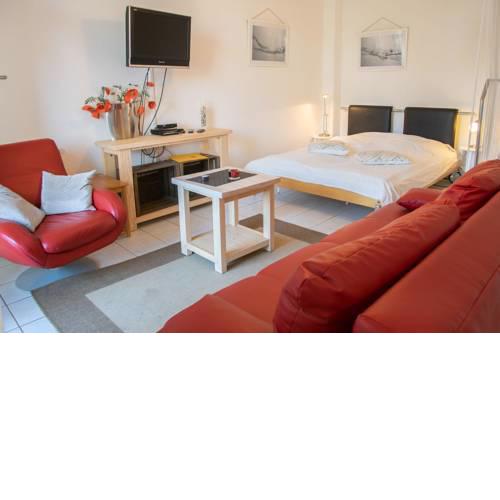 Appartment Wellenbrecher 08 - Urlaub mit großer Grünanlage