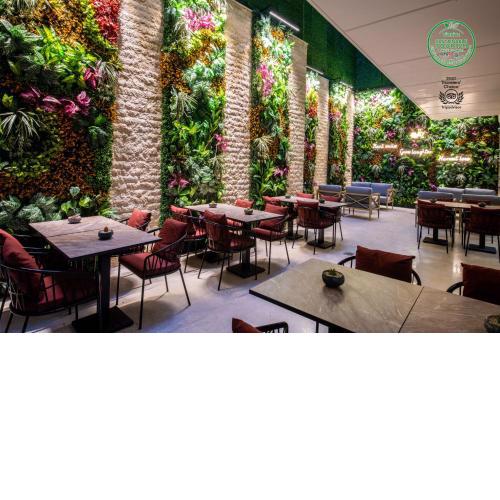 Aprilis Deluxe Hotel