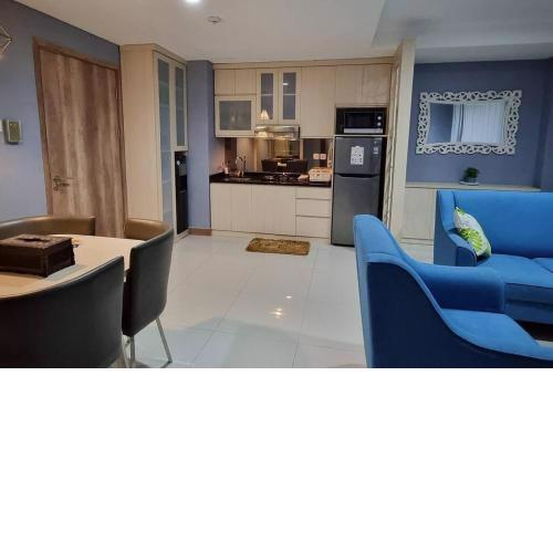 Apt Pejaten Park Biru 2 BR with Swim Pool, Bathub