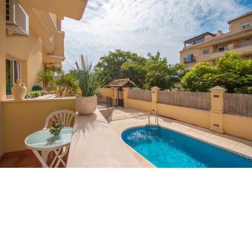 Apt vacacional cerca de la playa Torrecilla en Nerja