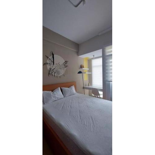 Apt Vasanta Innopark Studio 54R4 Tema Modern dgn Kolam Renang, Onsen, Disney Hotstar dan Netflix