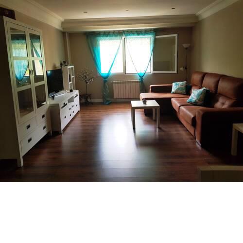 Apto con patio privado y zona teletrabajo