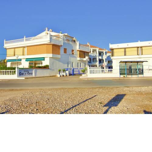 Apto en urbanización privada frente al mar