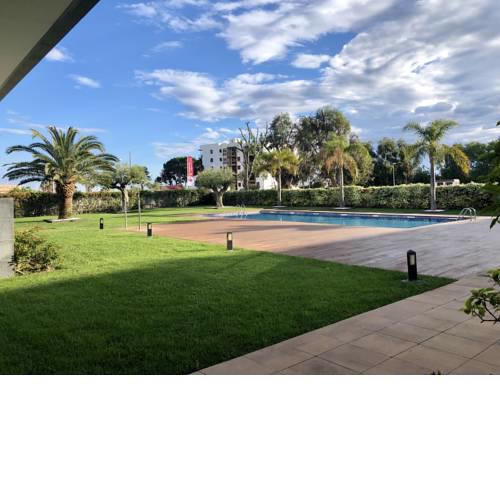 Apto. ESQUIROL + parking y piscina tan solo a 50metros la playa
