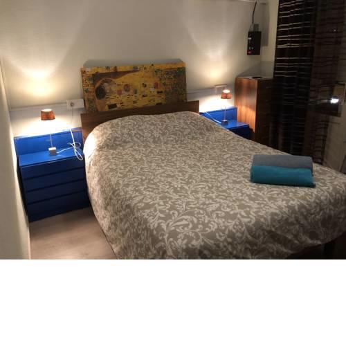 APTOS FULLY EQUIPPED STUDIO NEARLY CENTER A y B
