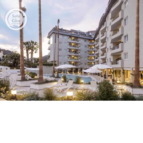 AQUA Hotel Montagut Suites