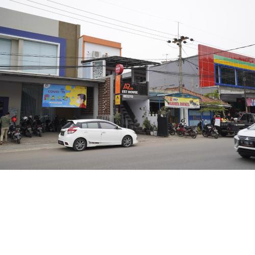 AR20 Guest House Syariah Majalengka