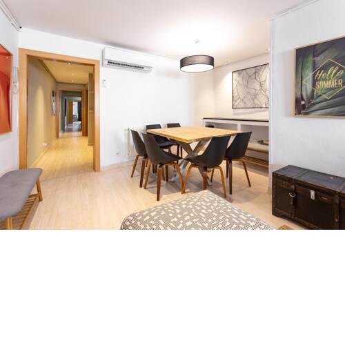 AR4742 Big Spacious Apartment for 7