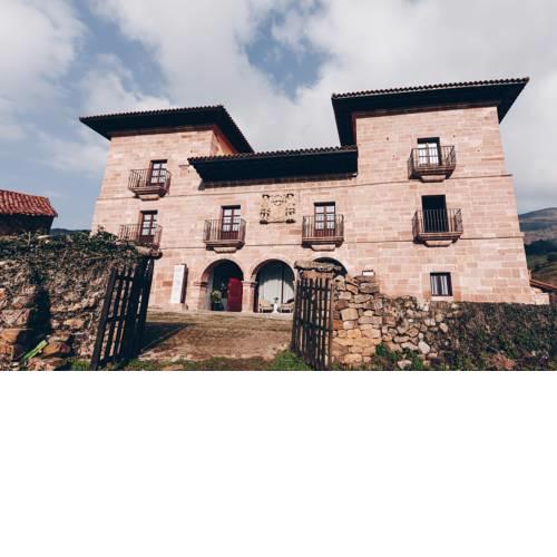 Arha Casona de Carmona (Antiguo Parador de Carmona-Cantabria)