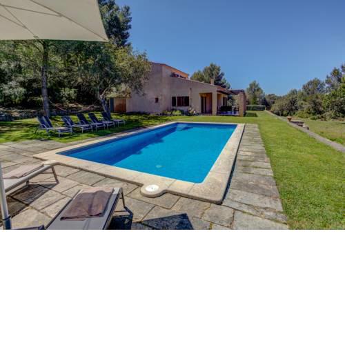 Arta Villa Sleeps 6 Pool Air Con WiFi