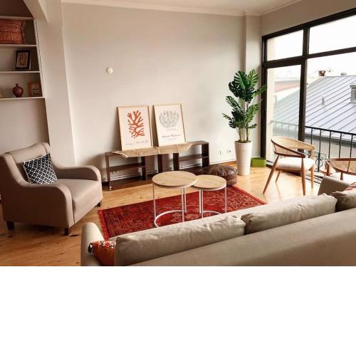 Artistic Apartment Very Close to Sea