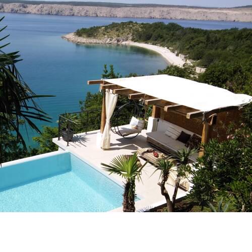 Artistic Beach House with Pool