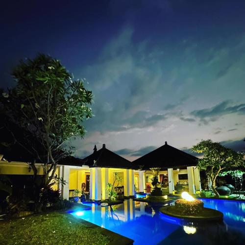 ASA Villa, 4000m2 with huge pool