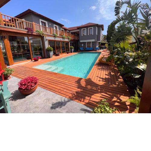 Astonishing Seafront Villa in Cesme