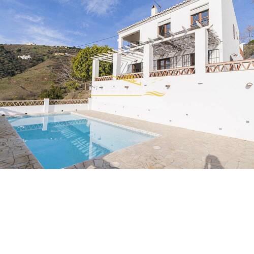 AT HOME VILLA DE CAMPO TORROX