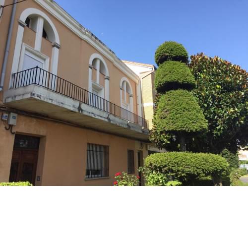 AT LA VIÑUELA